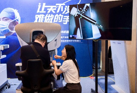 圖邁?輔助胰十二指腸切除手術直播,國產手術機器人“珠峰”手術挑戰已常態化!